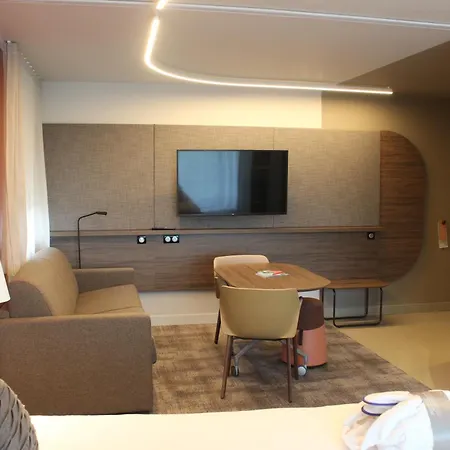 Novotel Normandie Hotel 4*