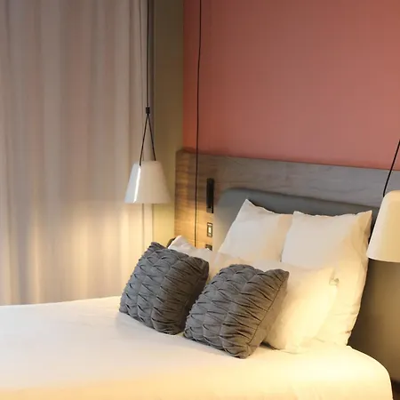 فندق Novotel Normandie 4*
