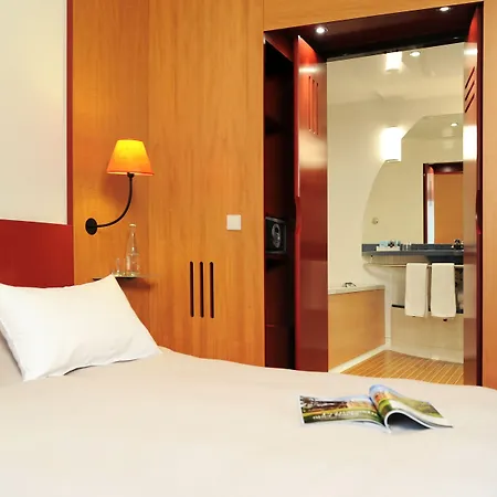 Novotel Normandie Отель