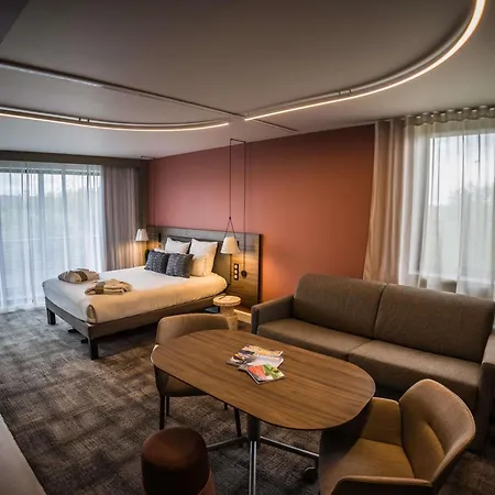 Отель Novotel Normandie 4*