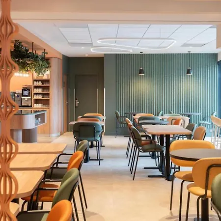 Novotel Normandie Hotel 4*