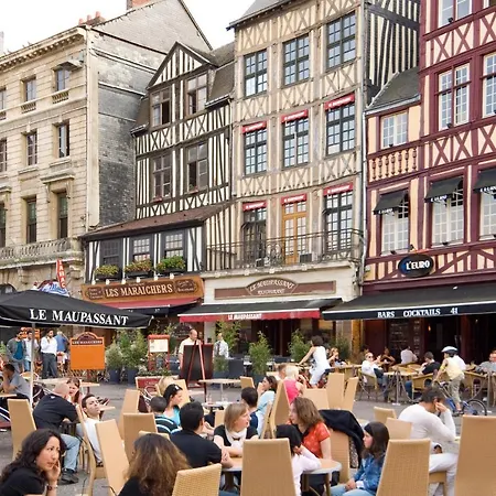 Отель Novotel Normandie